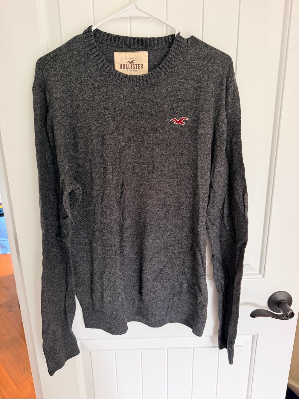 Hollister Men’s Charcoal Crewneck Sweater